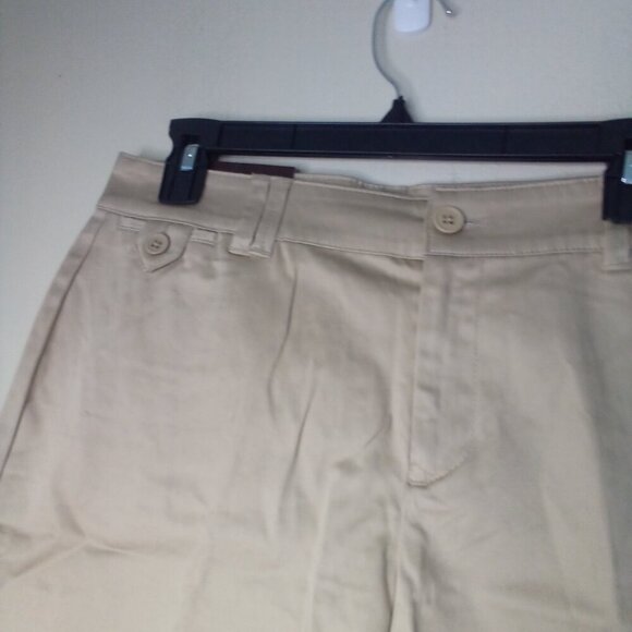 Villager Liz Claiborne Shorts Women 6 Casual Chino Roll Hem Tan - Picture 3 of 14